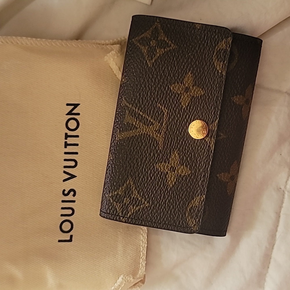 LV 6 key holder